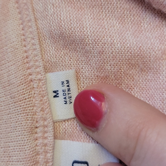 Gap Tank Top - Picture 3 of 4